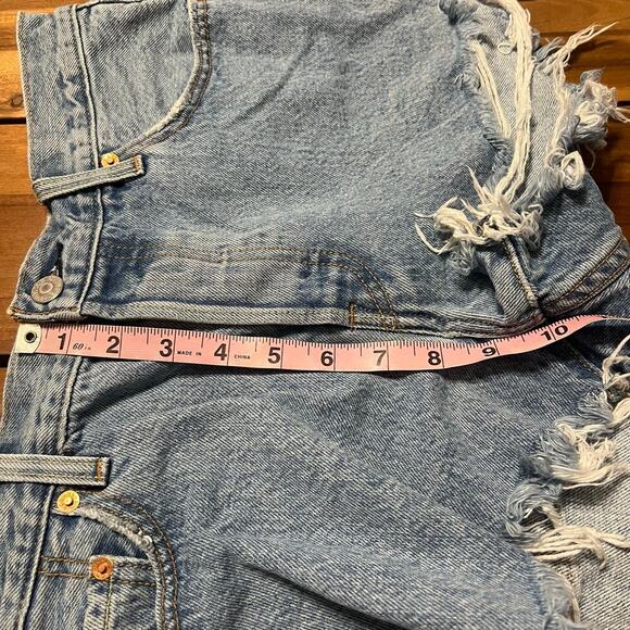 Levi’s 501 High Waist Grommet Details Cut Off Shorts Size 29 - Picture 4 of 7